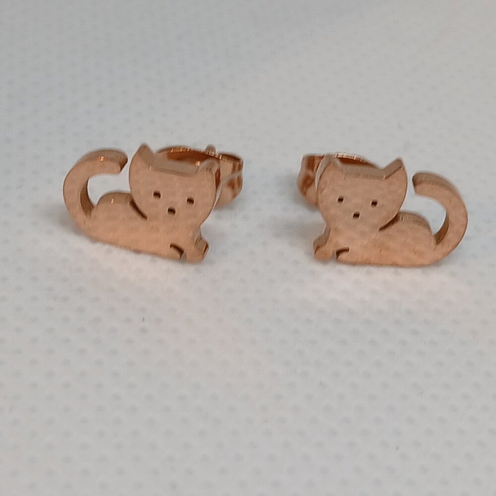 NWOT Gold Tone Cat Kitten Kitty Stud Earrings Fashion Jewelry #30